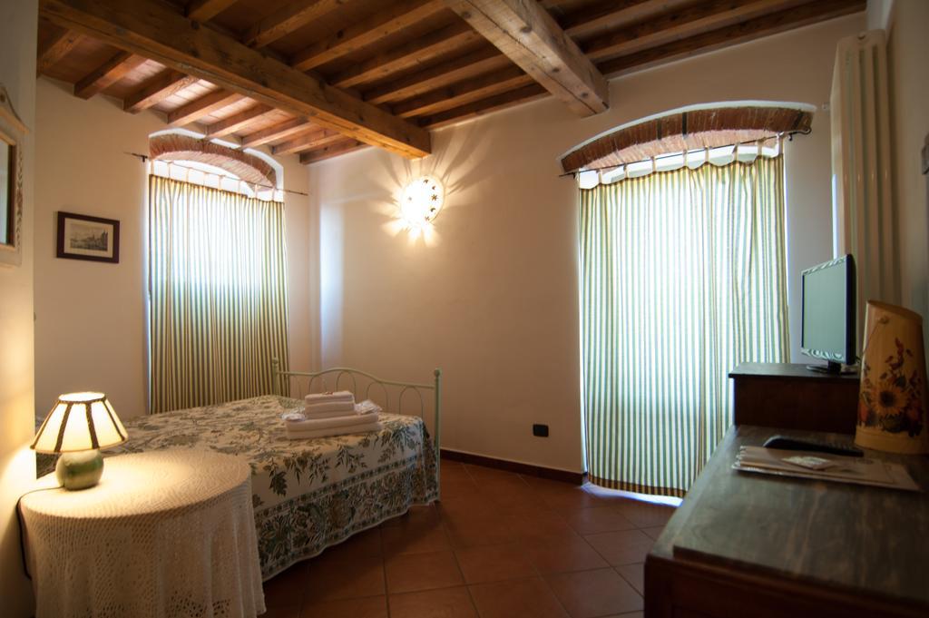 Arpaderba B&B Ліворно Екстер'єр фото
